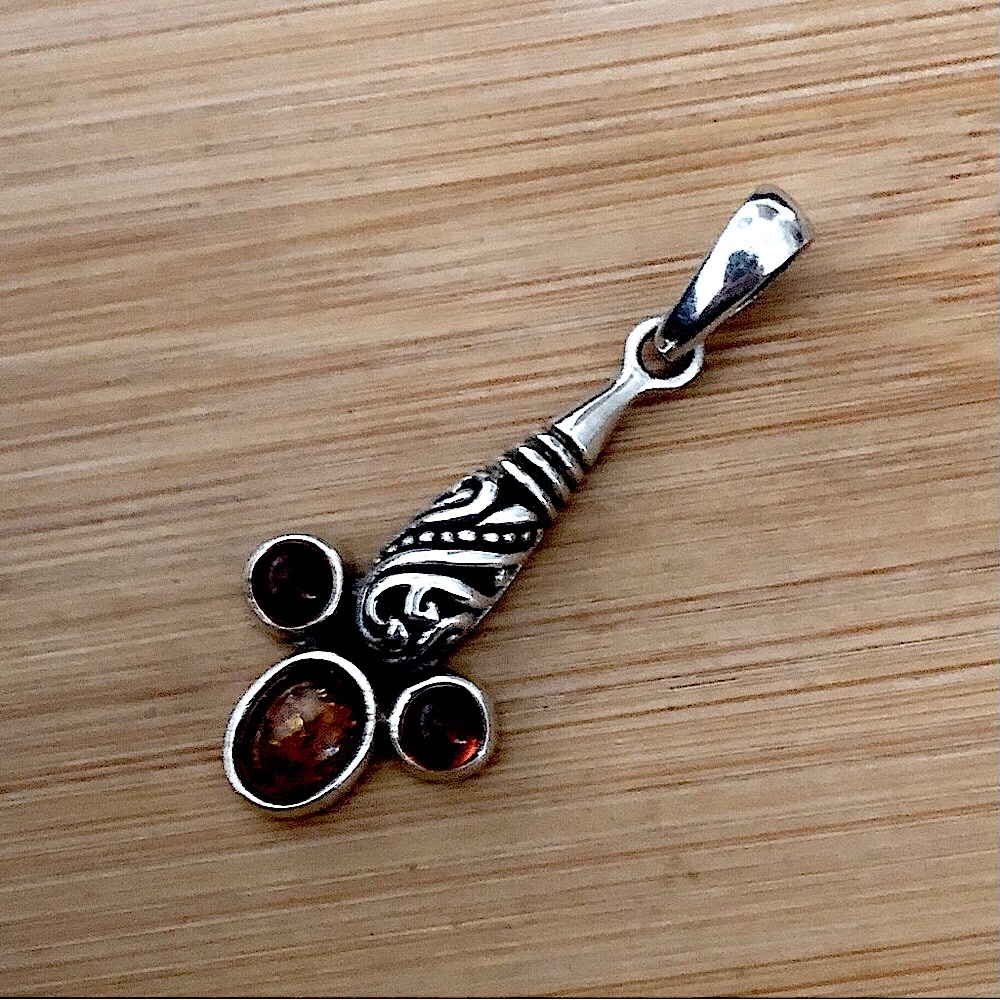 $76  Designer Estate Amber & Sterling Pendant With Designer Chain Marked IBB 925 - Picture 5 of 12